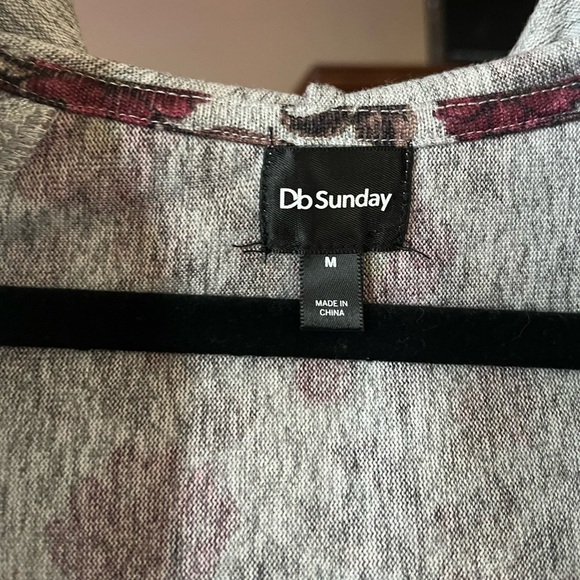 🤎3/$10 Floral Open Knit Hooded Cardigan Size Medium - Picture 12 of 13